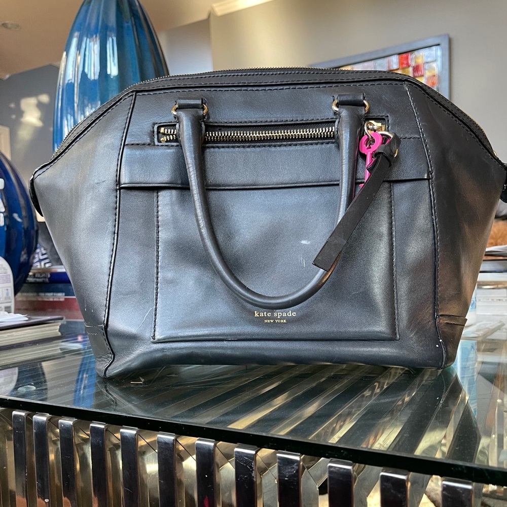 Kate spade navy blue bag with pink detailing insid